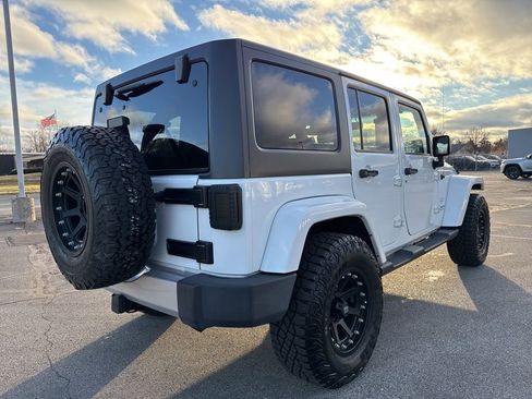 Used 2015 Jeep Wrangler Unlimited Sahara w/ Connectivity Group image 7