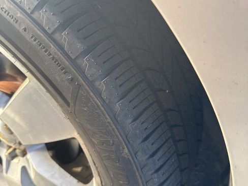 Used 2011 Chevrolet Traverse LT w/ All-Star Package image 4