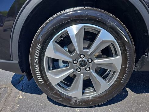 Certified 2025 Ford Escape Platinum w/ Premium Technology Package AWD/4WD image 10