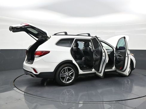 Used 2018 Hyundai Santa Fe SE image 28