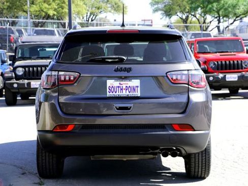 Used 2021 Jeep Compass Latitude image 6