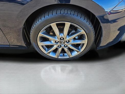 Used 2018 MAZDA MAZDA3 Touring image 29