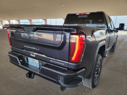 Used 2024 GMC Sierra 2500 Denali Ultimate w/ Max Trailering Package AWD/4WD image 8