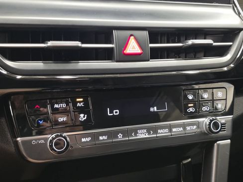 Used 2024 Kia Seltos S AWD/4WD image 36