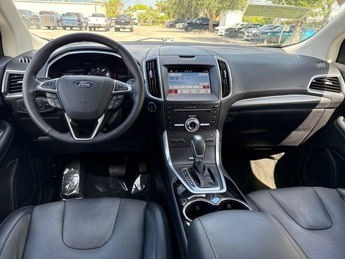 Used 2018 Ford Edge Titanium FWD image 6