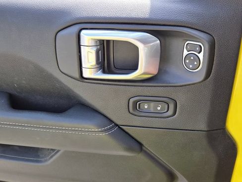 Used 2023 Jeep Wrangler Unlimited Sahara w/ Cold Weather Group AWD/4WD image 22