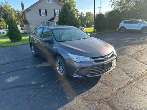 Used 2015 Toyota Camry XLE FWD image 1