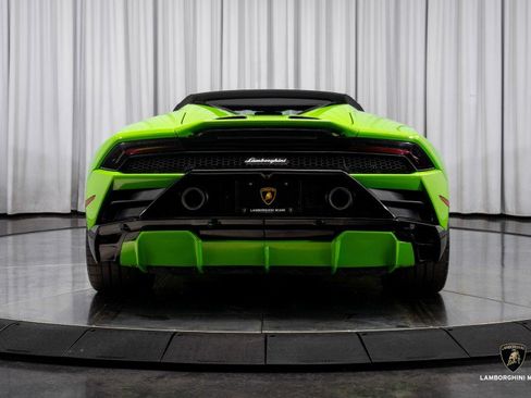 Used 2023 Lamborghini Huracan EVO image 15