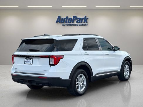 Used 2025 Ford Explorer Active AWD/4WD image 7