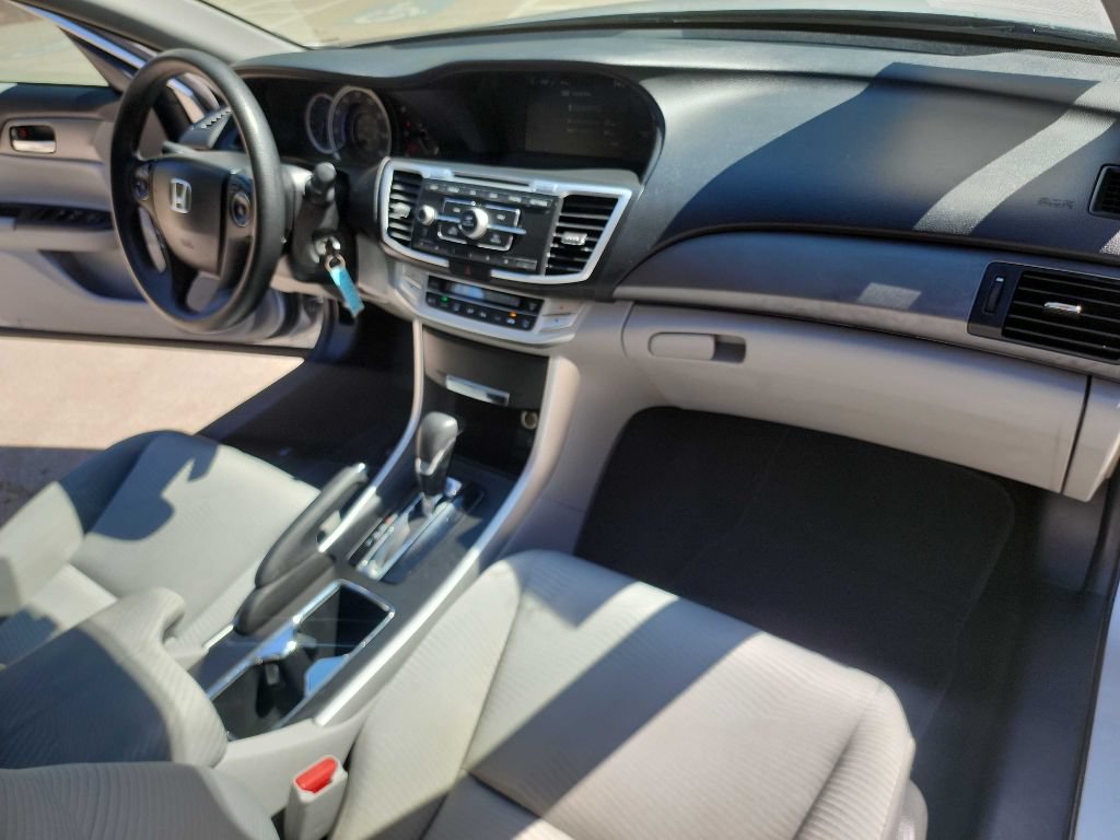 Used 2015 Honda Accord LX image 34