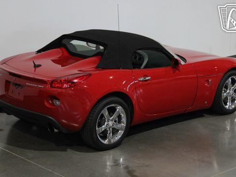 Used 2008 Pontiac Solstice GXP w/ Premium Package image 12