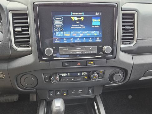 Used 2024 Nissan Frontier SV w/ SV Convenience Package image 8