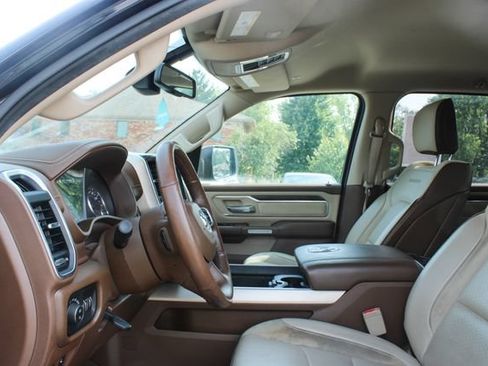 Used 2019 RAM 1500 Laramie AWD/4WD image 13