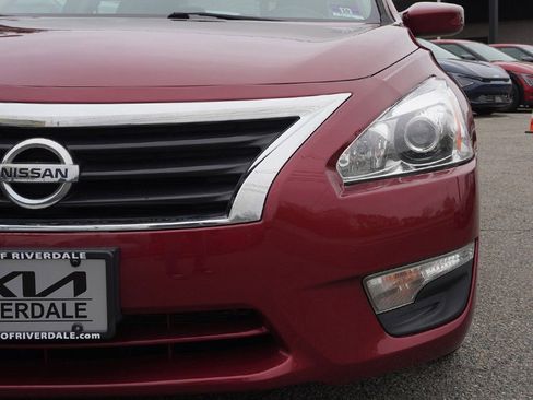 Used 2014 Nissan Altima 2.5 S w/ Sport Value Package FWD image 11