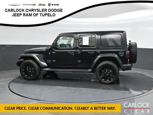 Used 2025 Jeep Wrangler Unlimited Sahara AWD/4WD image 8