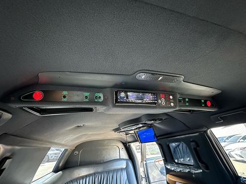 Used 2009 Cadillac DTS Limousine FWD image 27