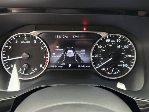 Used 2024 Nissan Pathfinder SV AWD/4WD image 16