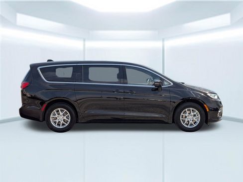 New 2026 Chrysler Pacifica Select image 25
