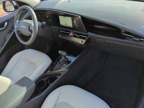 New 2026 Kia Niro EX FWD image 30