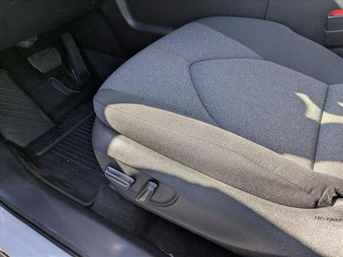 New 2026 Toyota Grand Highlander LE image 4