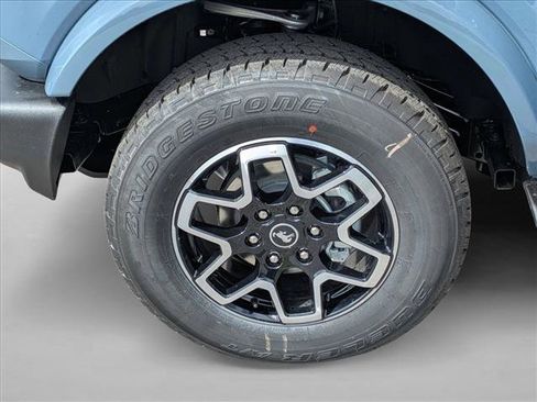New 2025 Ford Bronco Outer Banks image 16