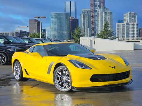 Used 2015 Chevrolet Corvette Z06 w/ 3LZ Preferred Equipment Group image 11