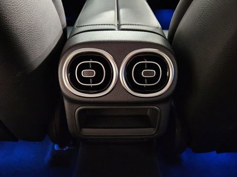 Used 2023 Mercedes-Benz GLC 300 image 30