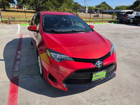 Used 2017 Toyota Corolla LE FWD image 5