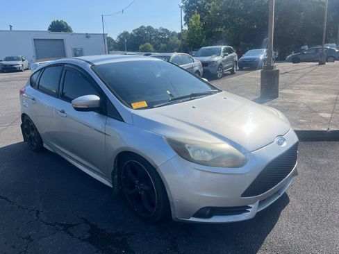 Used 2014 Ford Focus ST FWD image 2