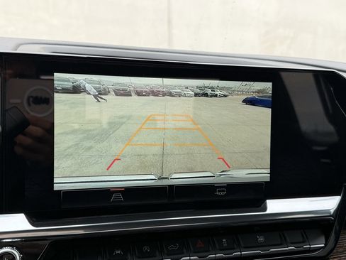 Used 2024 GMC Sierra 1500 Elevation image 9