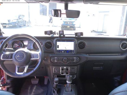 Used 2021 Jeep Gladiator Overland AWD/4WD image 10