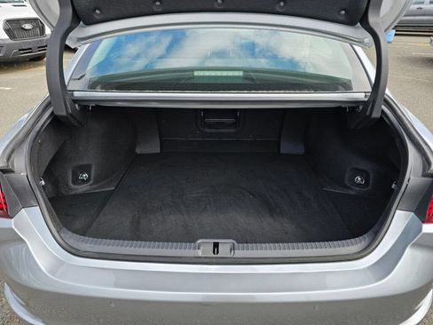 Used 2025 Lexus ES 300h w/ Premium Package FWD image 10