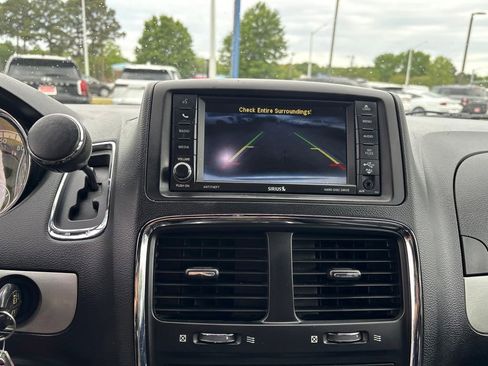 Used 2014 Dodge Grand Caravan R/T w/ Safety Sphere Group FWD image 18