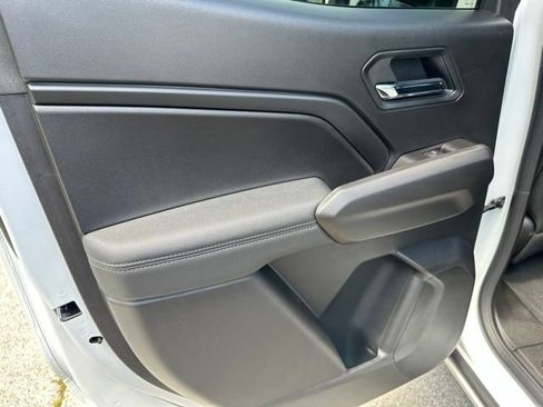 Used 2025 Chevrolet Colorado LT w/ LT Convenience Package AWD/4WD image 57