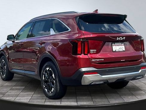 Used 2025 Kia Sorento S w/ Panoramic Sunroof Package FWD image 4
