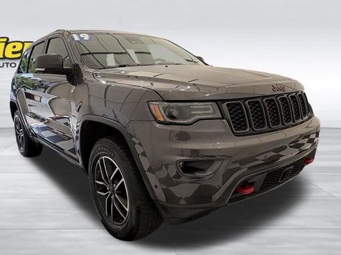 Used 2019 Jeep Grand Cherokee Trailhawk w/ Trailhawk Luxury Group AWD/4WD image 9