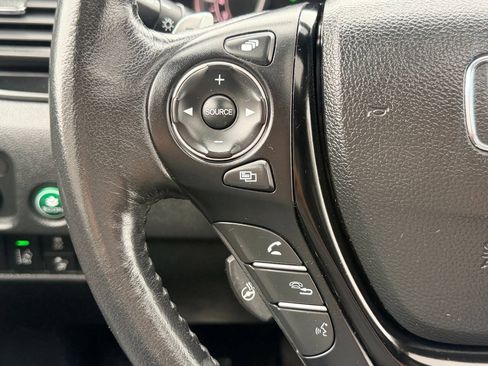 Used 2017 Honda Pilot Elite image 38