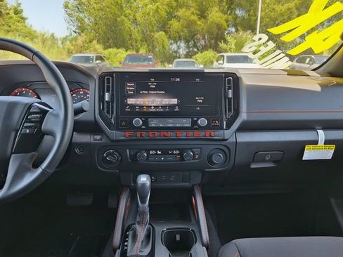 Used 2025 Nissan Frontier PRO-4X w/ Tow Package AWD/4WD image 17
