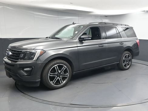 Used 2020 Ford Expedition Limited w/ Equipment Group 303A RWD image 4