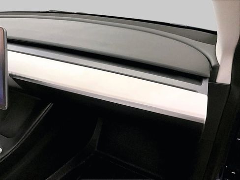 Used 2023 Tesla Model 3 Standard Range image 15