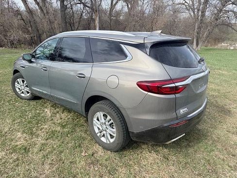 Used 2019 Buick Enclave Essence image 5
