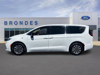 Used 2024 Chrysler Pacifica Limited