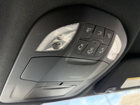 Used 2020 Chrysler Pacifica Limited w/ Advanced Safetytec Group image 24