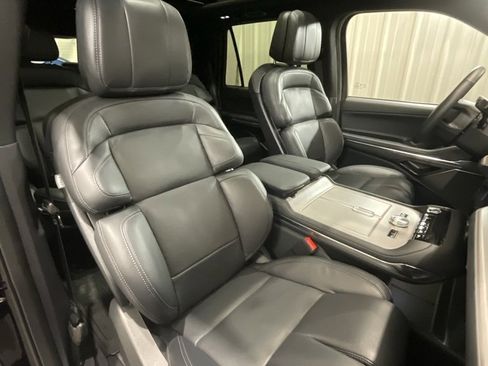 Used 2025 Lincoln Navigator Reserve w/ Jet Appearance Package image 17
