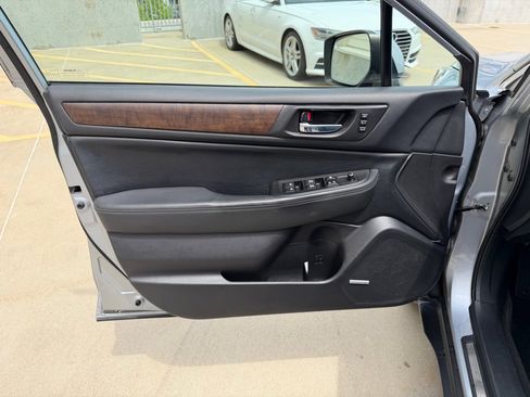 Used 2015 Subaru Outback 3.6R Limited AWD/4WD image 10