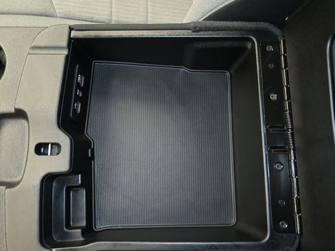 Used 2024 RAM 1500 Classic SLT AWD/4WD image 18