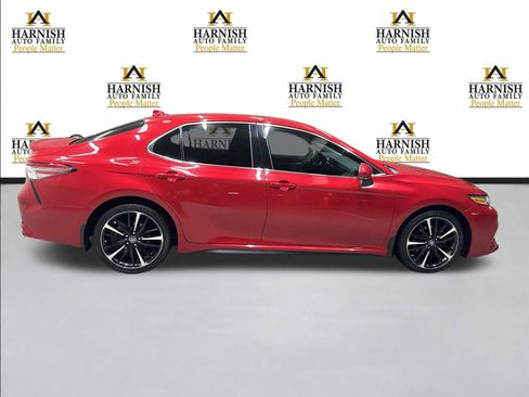 Used 2019 Toyota Camry XSE image 6