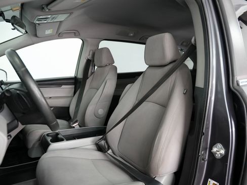 Used 2018 Honda Odyssey LX image 39