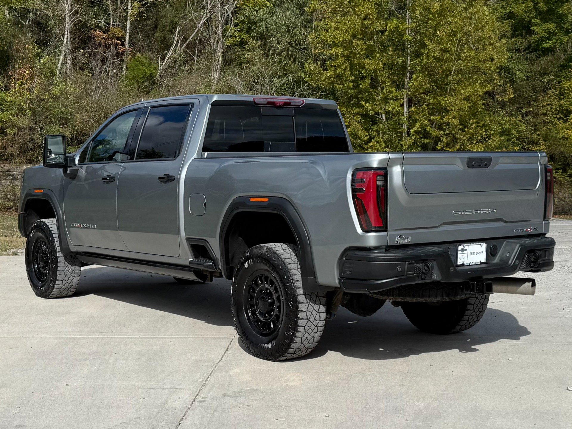 Used 2024 GMC Sierra 2500 AT4X w/ AT4X AEV Edition AWD/4WD image 4