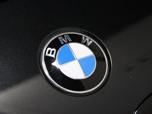 Used 2024 BMW Z4 M40i w/ Premium Package image 30